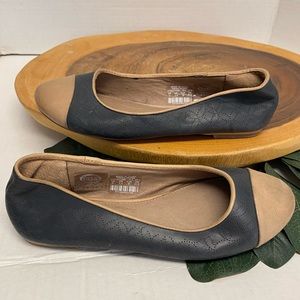 FOSSIL Stenciled Stitch Leather Ballet Flats